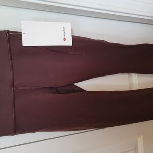 Brand New Lululemon Wunder Train HR Crop 23" W/ Pockets